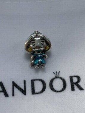 Pandora Disney Aladdin Jasmine Charm